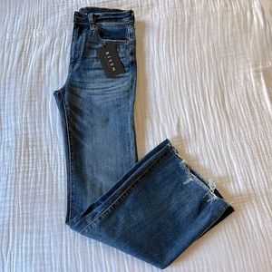 Risen Flare Jeans